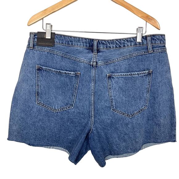 NWT House of Harlow High Rise Mom Midi Cut Off Denim Shorts Size 33/16 - Picture 4 of 7